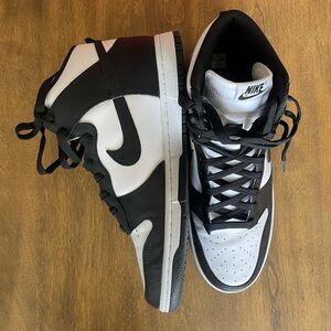Nike Dunk Hi Retro in Black & White